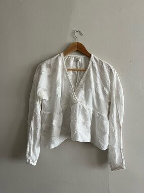 Wilfred White Embroidered V-Neck Babydoll Blouse